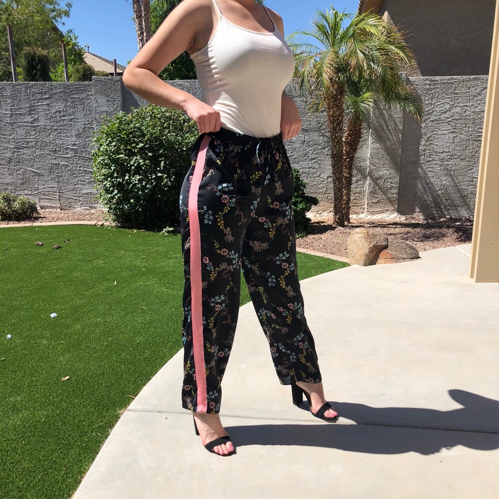 Fitted floral joggers.